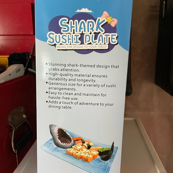 Sushi Shark Plate - Picture 4 of 5